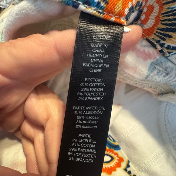 Chico's SO SLIMMING GIRLFRIEND CROP PRINT JEANS    SIZE:8   #8 - Picture 9 of 10